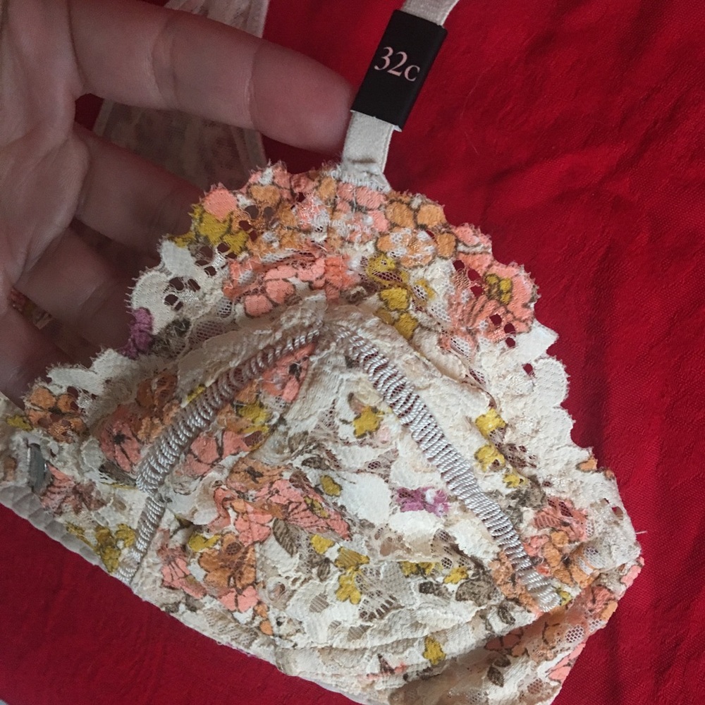 💐NWT Victoria’s Secret floral lace bralette💝 - Picture 4 of 6